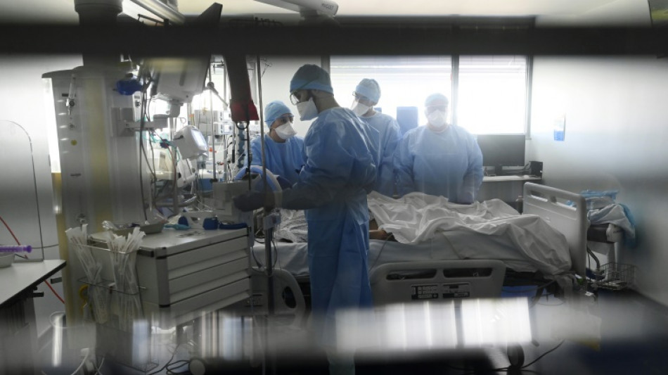 A l'h&ocirc;pital de Strasbourg, le blues des blouses blanches