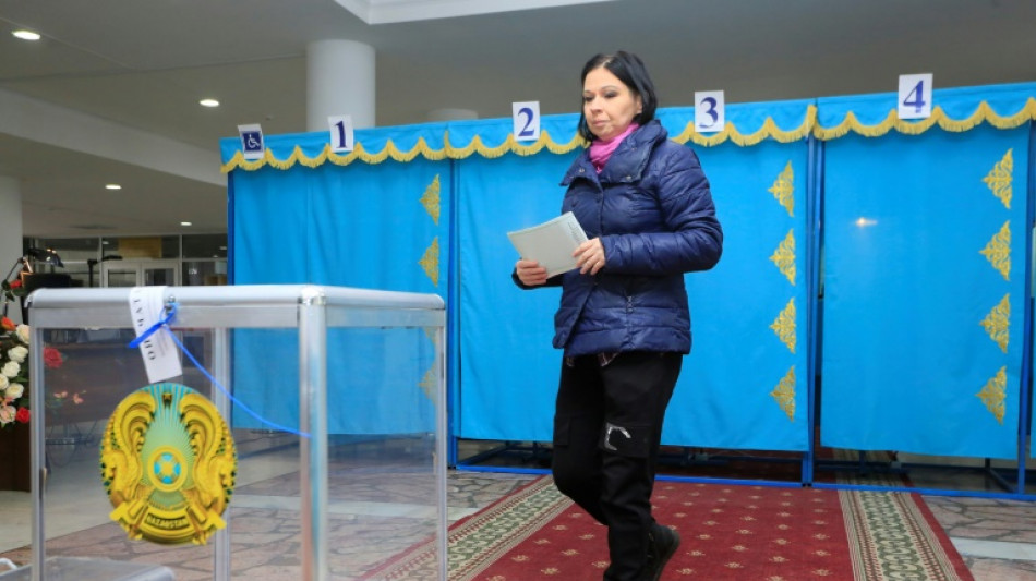Vorgezogene Parlamentswahlen in Kasachstan begonnen