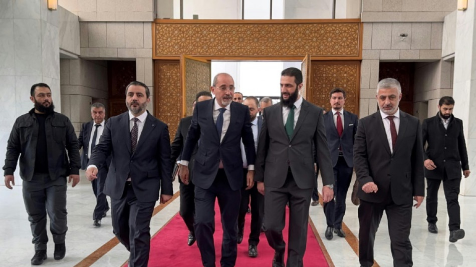 Jordaniens Au&szlig;enminister Safadi trifft neuen syrischen Machthaber al-Scharaa in Damaskus