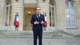 R&uuml;cktritt des Premiers versch&auml;rft politische Krise in Frankreich