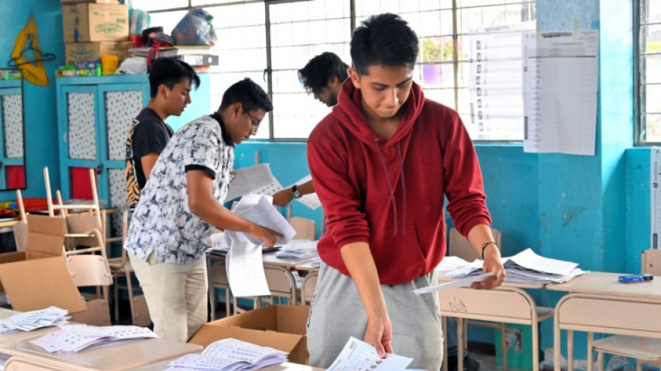 Los ecuatorianos se oponen a la extradici&oacute;n, seg&uacute;n resultados preliminares del referendo