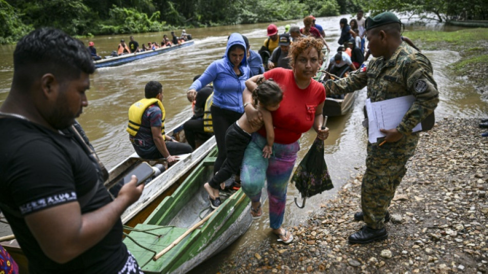 Cai o n&uacute;mero de migrantes que atravessam selva panamenha