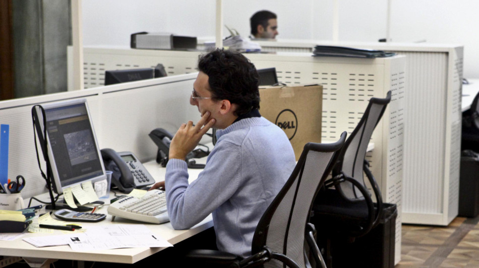 Borsa: Milano prosegue in calo (-0,4%)