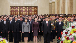 Filha do l&iacute;der norte-coreano alimenta especula&ccedil;&otilde;es sobre sucess&atilde;o com visita a mausol&eacute;u