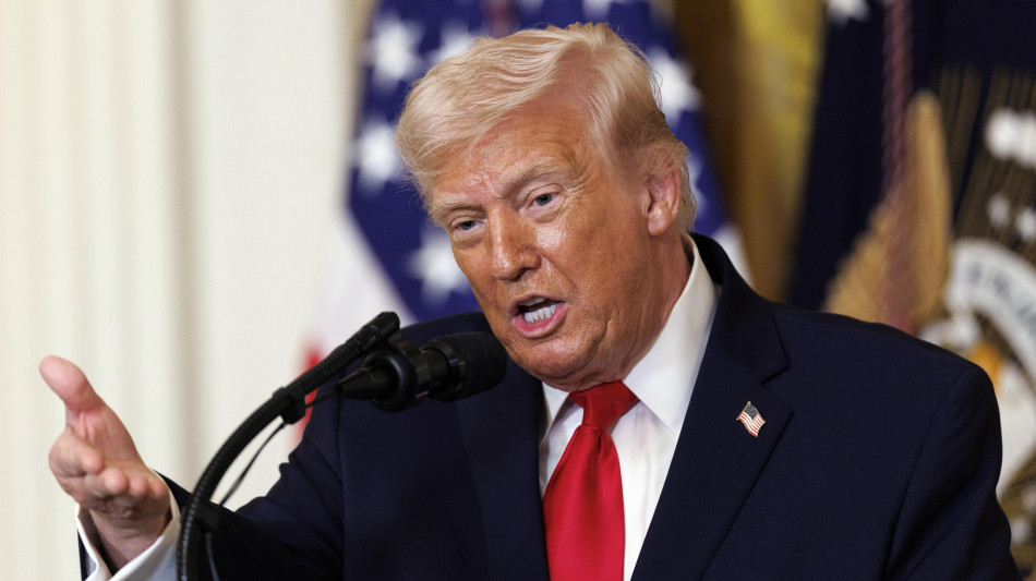 Trump, altri Paesi inviino navi per sicurezza Stretto di Hormuz