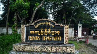 Birmanie: huit morts, 18 bless&eacute;s dans des explosions devant une prison de Rangoun