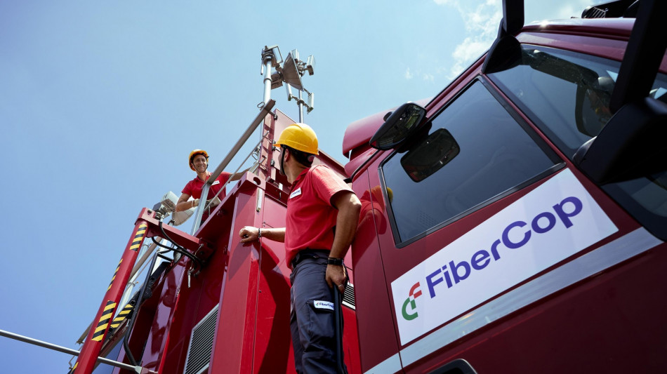 Fibercoop e Invitalia, sottoscritte convenzioni, fibra ottica per 477mila civici