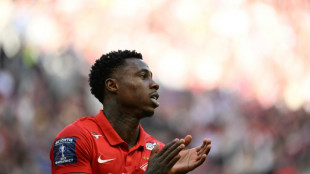 Atacante Quincy Promes condenado a seis anos de pris&atilde;o por tr&aacute;fico de coca&iacute;na