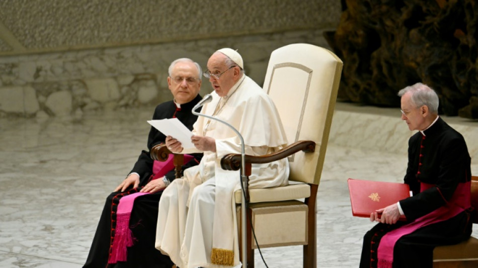 Vaticano defende 'dignidade humana' em documento que aborda quest&otilde;es como aborto e sexualidade
