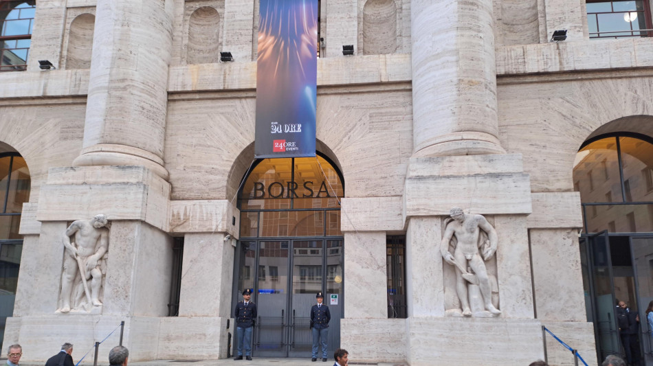 Borsa: Milano allunga il passo (+0,55%), corrono Mps ed Stm