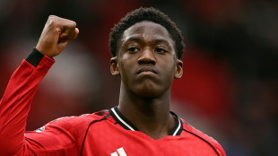 Mainoo signs new Man Utd contract