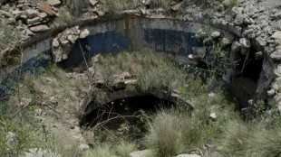 Buscan al sospechoso de explotar la mina ilegal donde murieron 87 personas en Sud&aacute;frica
