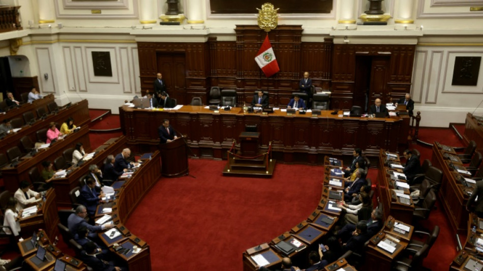 Presidente do Peru dep&otilde;e por esc&acirc;ndalo Rolexgate