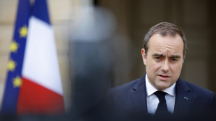 Premier Francia chiede a TotalEnergies di ridistribuire eventuali extraprofitti