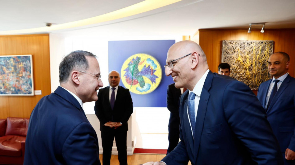 Vice ministro Cirielli incontra il consigliere del presidente dell'Azerbaigian