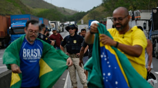Br&eacute;sil: la police l&egrave;ve des barrages routiers, Bolsonaro toujours silencieux