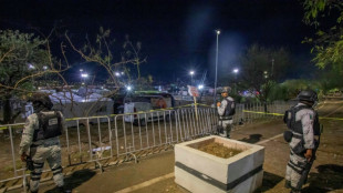 Palco desaba em com&iacute;cio de candidato &agrave; presid&ecirc;ncia do M&eacute;xico e deixa nove mortos e 50 feridos