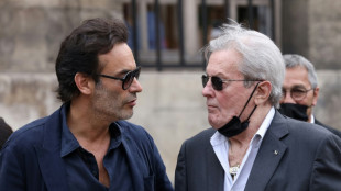 La justice mandate un m&eacute;decin pour &eacute;valuer l'&eacute;tat de sant&eacute; d'Alain Delon