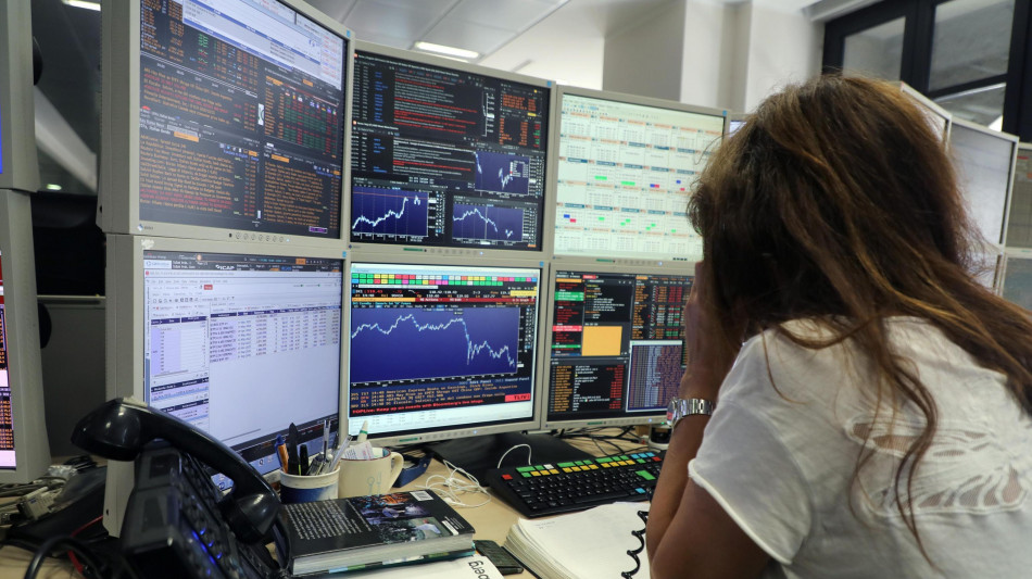 Borsa: Milano cede lo 0,21% con Stellantis, Mediobanca, Mps