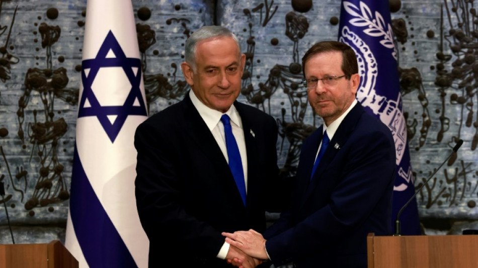 Isra&euml;l: investiture des d&eacute;put&eacute;s, &eacute;pineuses tractations en vue de former un gouvernement