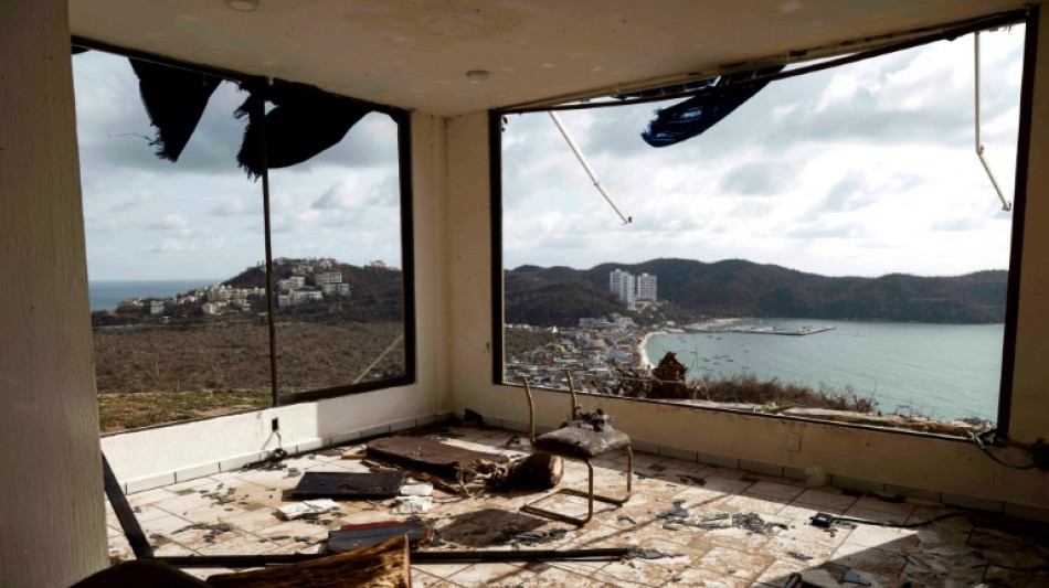 Sobe para 39 n&uacute;mero de mortos na passagem do furac&atilde;o Otis por Acapulco