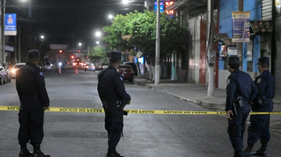 Salvador: op&eacute;ration contre les gangs apr&egrave;s une vingtaine d'homicides en 24 heures
