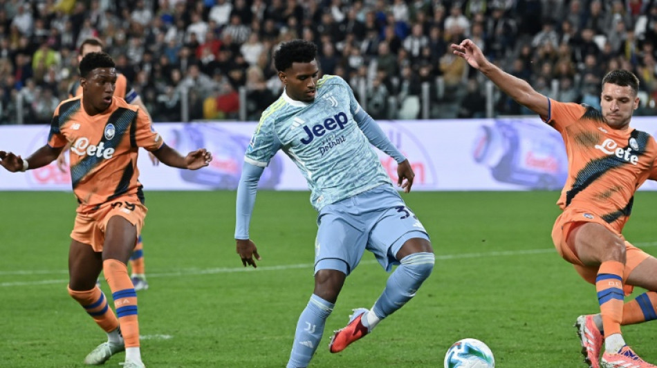 Juve miss out on Serie A summmit, Inter see off Cagliari