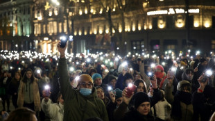 G&eacute;orgie: des milliers de manifestants pro-UE marchent vers le parlement