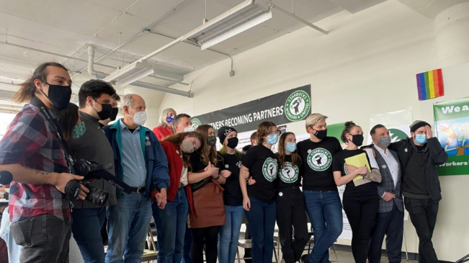 Chez Starbucks, Amazon ou Apple, de jeunes syndicats face &agrave; la r&eacute;sistance de leurs patrons