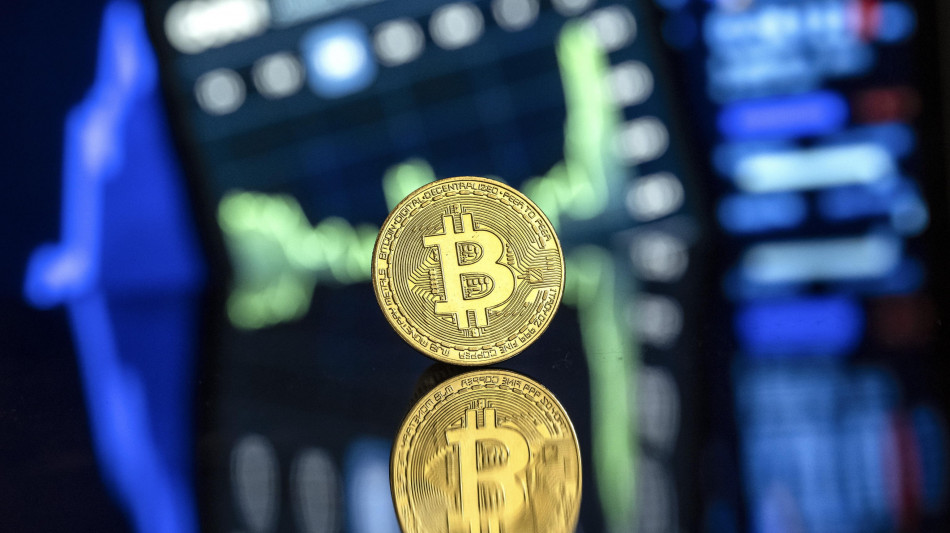 Il Bitcoin in calo a 91.650 dollari