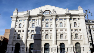 Borsa: Milano chiude in calo, Ftse Mib -0,9%