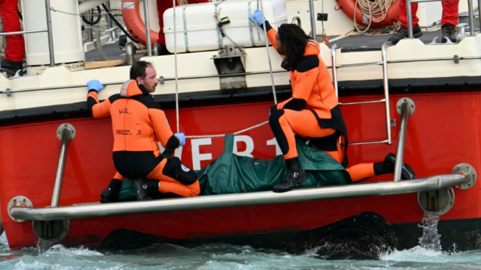 Outros cinco corpos s&atilde;o encontrados ap&oacute;s naufr&aacute;gio de barco de luxo na It&aacute;lia