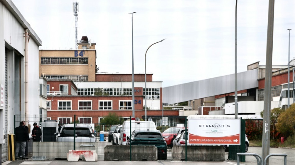 "L'avenir du site est mort": chez Stellantis à Poissy, les salariés pessimistes