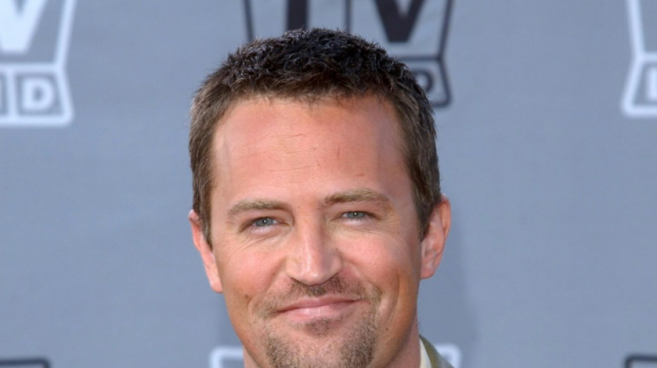 Cinco pessoas s&atilde;o denunciadas pela morte por overdose do ator Matthew Perry