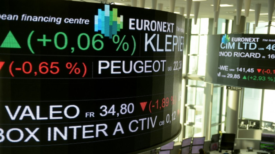 La Bourse de Paris poursuit son rebond, aid&eacute;e par la chute des cours du p&eacute;trole
