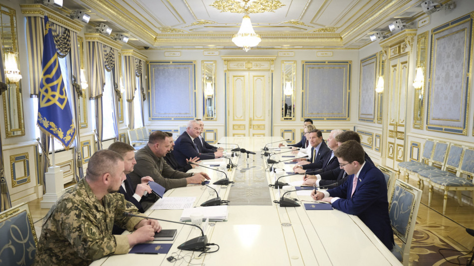 Zelensky, domani team ucraino a Istanbul, guiderà Umerov