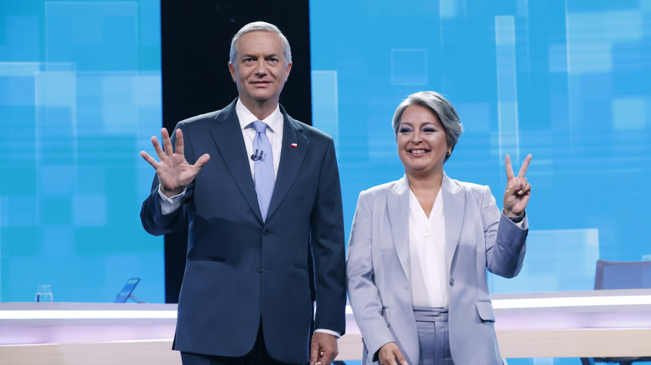 In Cile i candidati presidenziali Jara e Kast chiudono la campagna elettorale