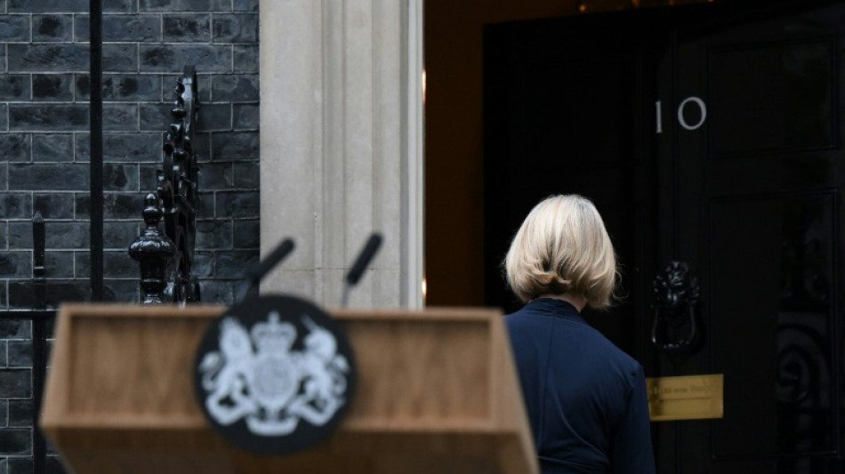 UK reports further bleak economic data