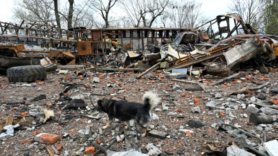 Desde el "punto cero" de J&aacute;rkov, las fuerzas ucranianas vigilan el avance ruso