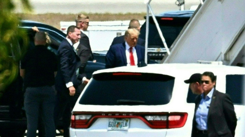 Trump en route pour sa comparution p&eacute;nale historique &agrave; New York