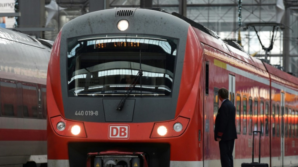 Tarifverhandlungen f&uuml;r 192.000 Besch&auml;ftigte: DB bietet 4,0 Prozent mehr Lohn