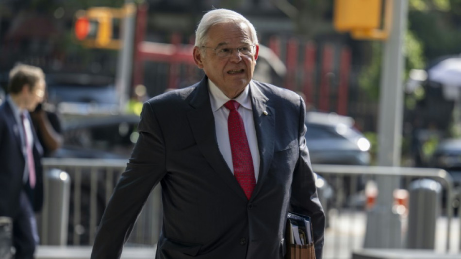 Senador democrata Bob Men&eacute;ndez &eacute; declarado culpado de corrup&ccedil;&atilde;o nos EUA