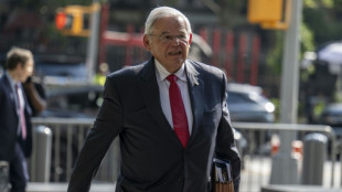 Senador democrata Bob Men&eacute;ndez &eacute; declarado culpado de corrup&ccedil;&atilde;o nos EUA