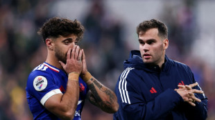 XV de France: après la claque sud-africaine, une tournée à terminer