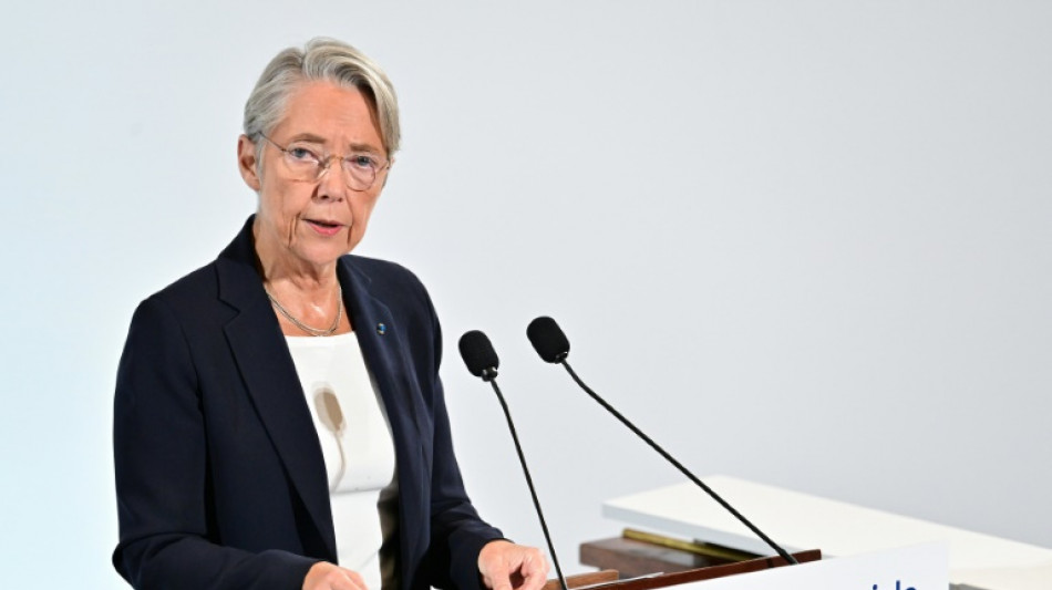 Le gouvernement r&eacute;unit syndicats et patronat pour que "le travail paye mieux"