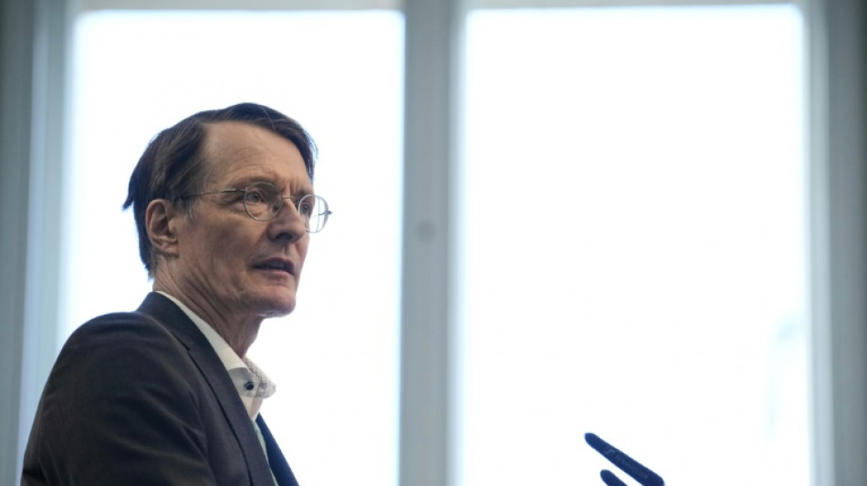 Lauterbach fordert verst&auml;rkte Impfstoffforschung gegen Ebola-Virus