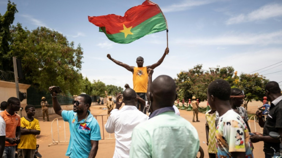 Burkina: tension toujours vive, la France prise &agrave; partie