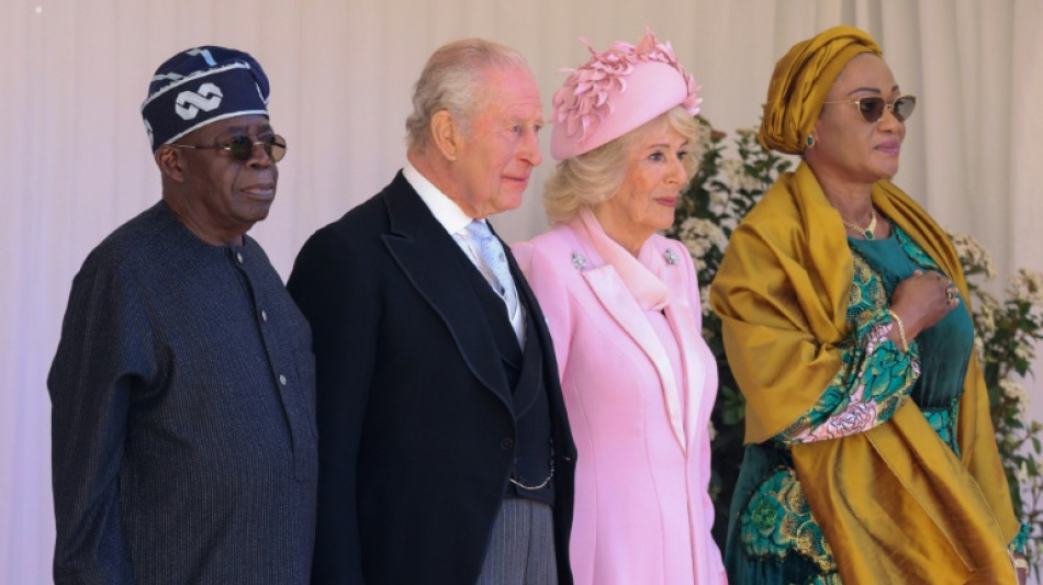 Faste royal et coups de canon: le pr&eacute;sident nig&eacute;rian d&eacute;marre sa visite d'Etat au Royaume-Uni