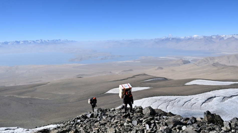 Pour les glaciologues, la joie de toucher le fond et ses mystères