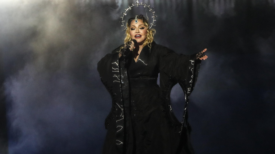 Madonna rif&agrave; La Bambola di Patty Pravo per D&G
